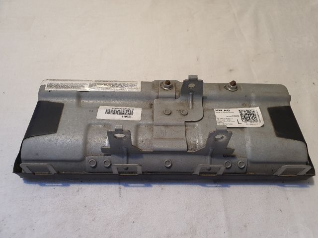 bontott VW GOLF VII Bal Térdlégzsák