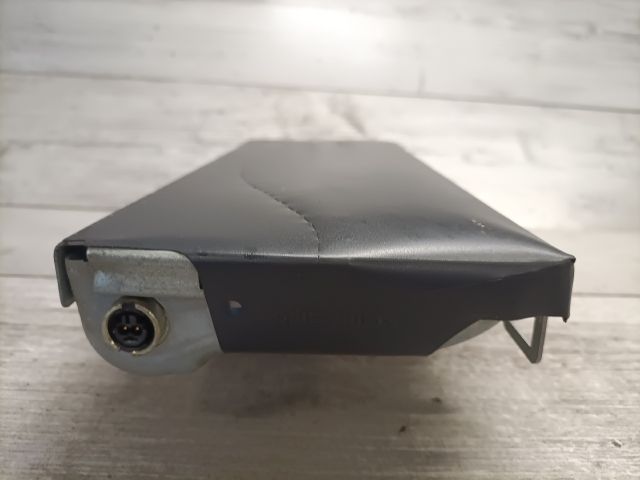 bontott VW GOLF VII Bal Térdlégzsák