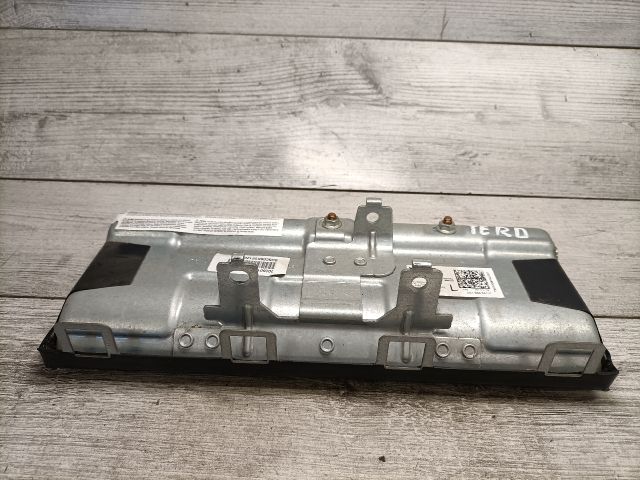 bontott VW GOLF VII Bal Térdlégzsák