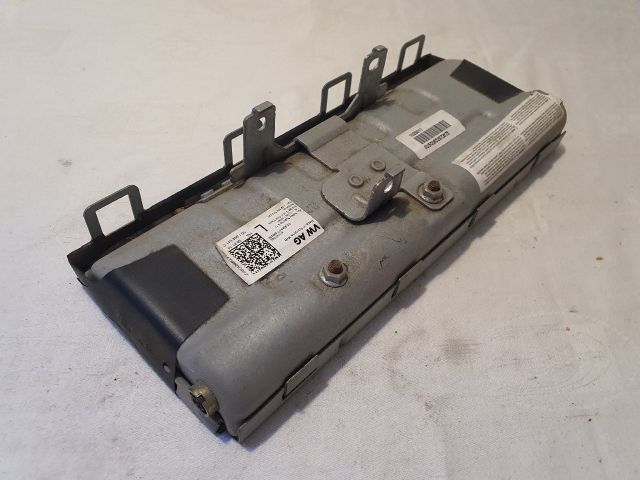 bontott VW GOLF VII Bal Térdlégzsák