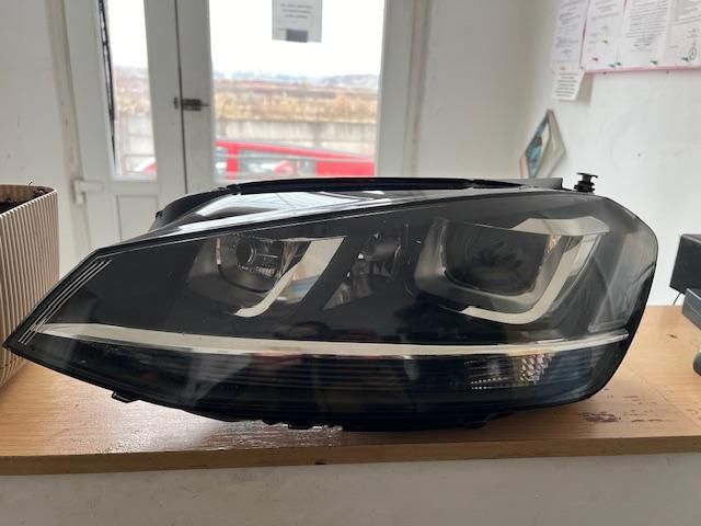 bontott VW GOLF VII Bal Xenon Fényszóró