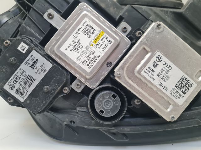 bontott VW GOLF VII Bal Xenon Fényszóró