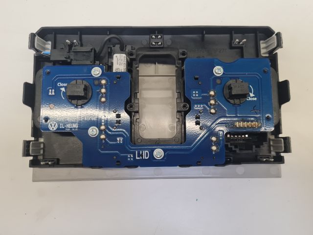 bontott VW GOLF VII Beltér Világítás Első