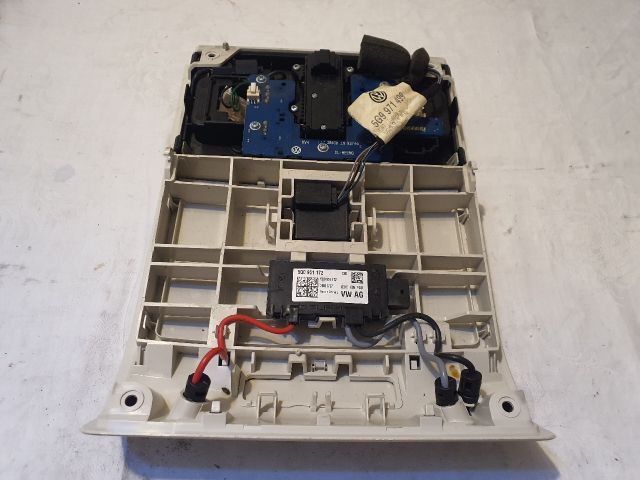 bontott VW GOLF VII Beltér Világítás Első