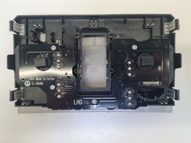 bontott VW GOLF VII Beltér Világítás Első