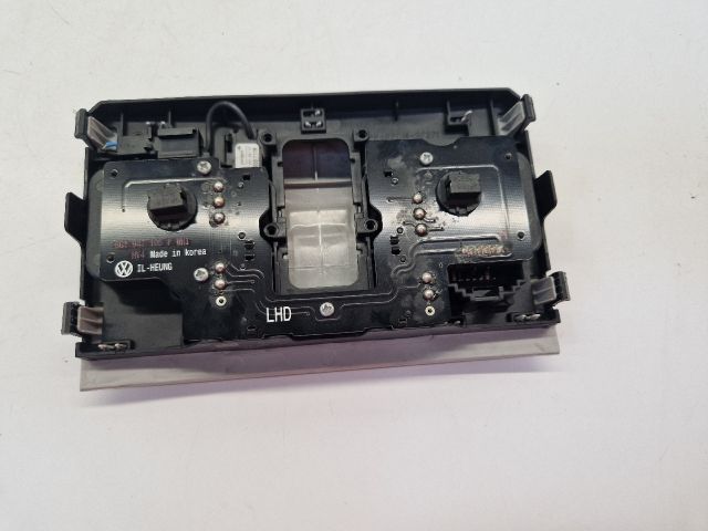 bontott VW GOLF VII Beltér Világítás Első