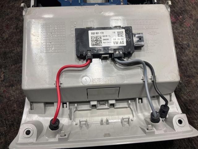 bontott VW GOLF VII Beltér Világítás Első