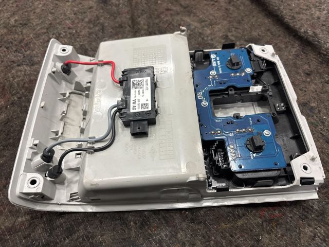 bontott VW GOLF VII Beltér Világítás Első