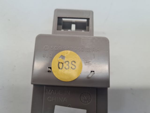 bontott VW GOLF VII Beltér Világítás Hátsó