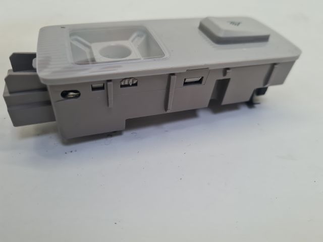 bontott VW GOLF VII Beltér Világítás Hátsó