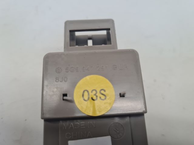 bontott VW GOLF VII Beltér Világítás Hátsó