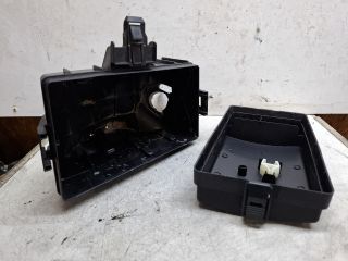 bontott VW GOLF VII Biztosítéktábla Doboz