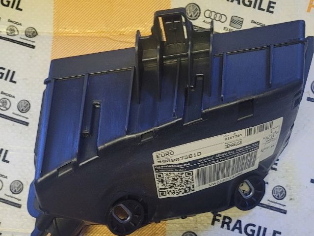 bontott VW GOLF VII Biztosítéktábla Doboz