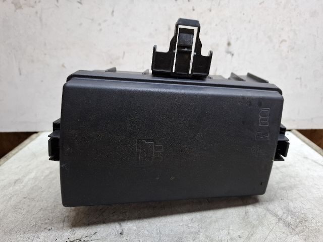 bontott VW GOLF VII Biztosítéktábla Doboz