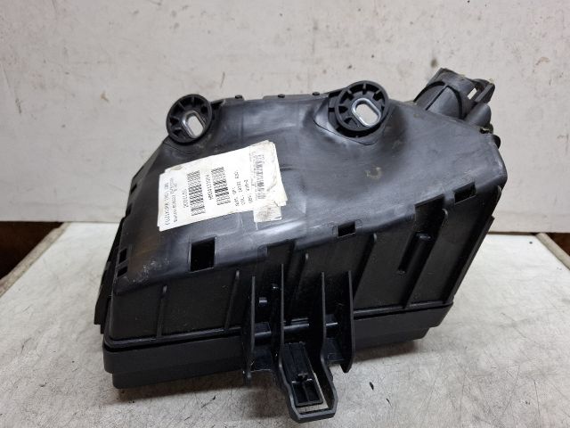 bontott VW GOLF VII Biztosítéktábla Doboz