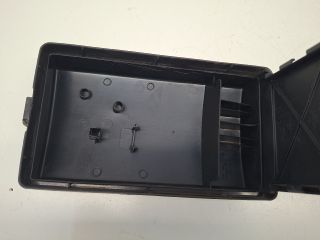 bontott VW GOLF VII Biztosítéktábla Fedél