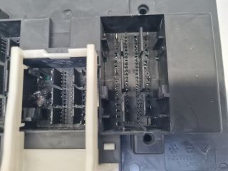 bontott VW GOLF VII Biztosítéktábla Utastér