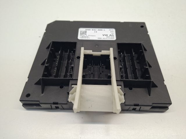 bontott VW GOLF VII Biztosítéktábla Utastér