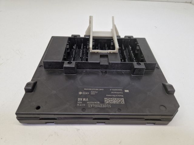 bontott VW GOLF VII Biztosítéktábla Utastér