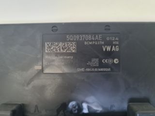 bontott VW GOLF VII Biztosítéktábla Utastér