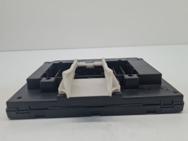 bontott VW GOLF VII Biztosítéktábla Utastér