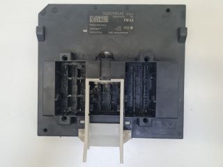 bontott VW GOLF VII Biztosítéktábla Utastér