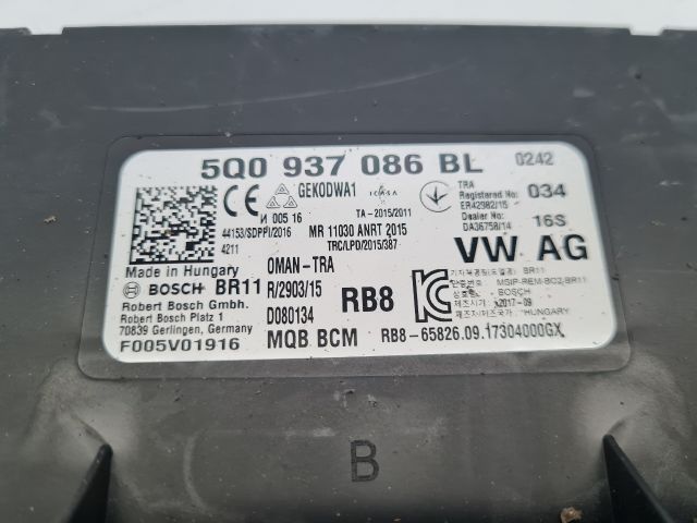 bontott VW GOLF VII Biztosítéktábla Utastér