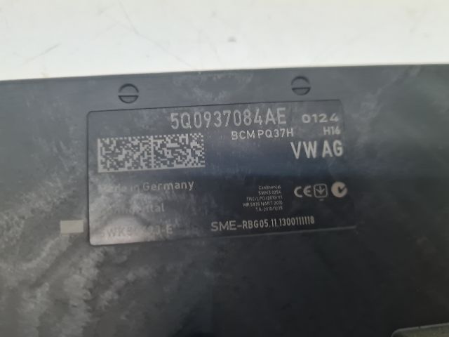 bontott VW GOLF VII Biztosítéktábla Utastér