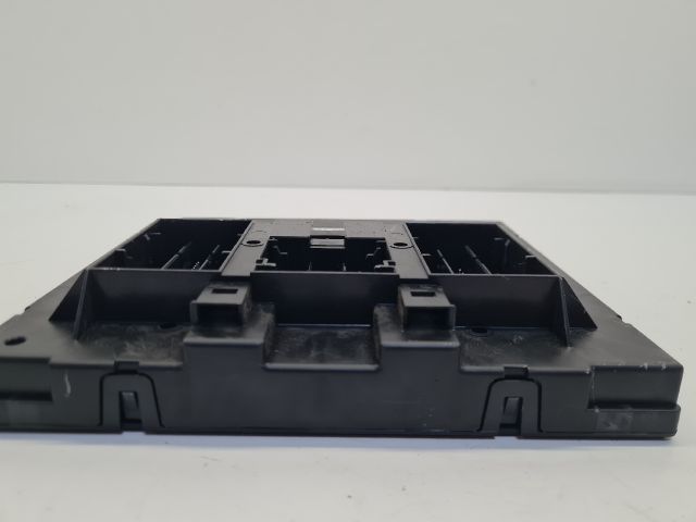 bontott VW GOLF VII Biztosítéktábla Utastér