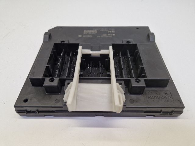 bontott VW GOLF VII Biztosítéktábla Utastér