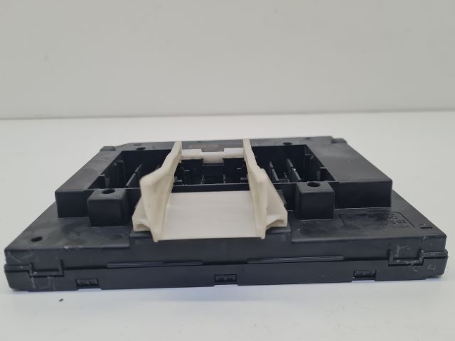 bontott VW GOLF VII Biztosítéktábla Utastér