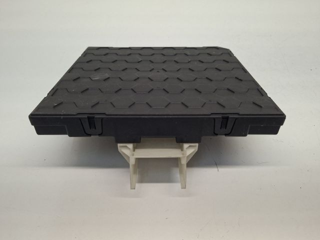 bontott VW GOLF VII Biztosítéktábla Utastér