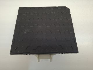 bontott VW GOLF VII Biztosítéktábla Utastér