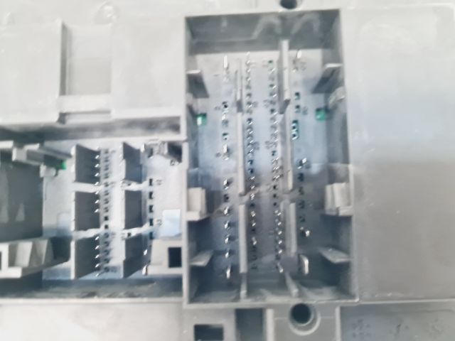 bontott VW GOLF VII Biztosítéktábla Utastér