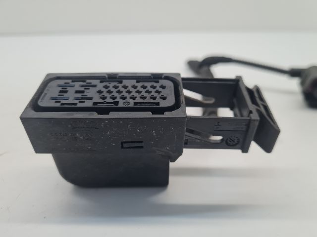 bontott VW GOLF VII Csatlakozó