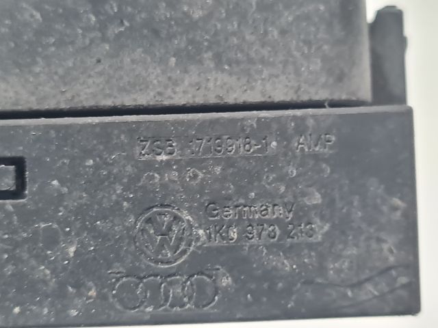 bontott VW GOLF VII Csatlakozó