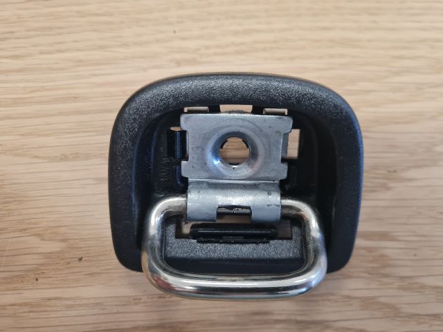 bontott VW GOLF VII Csomagrögzítő