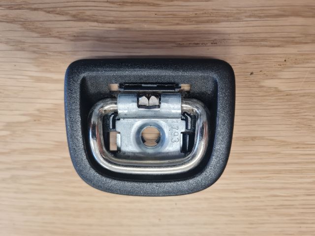 bontott VW GOLF VII Csomagrögzítő