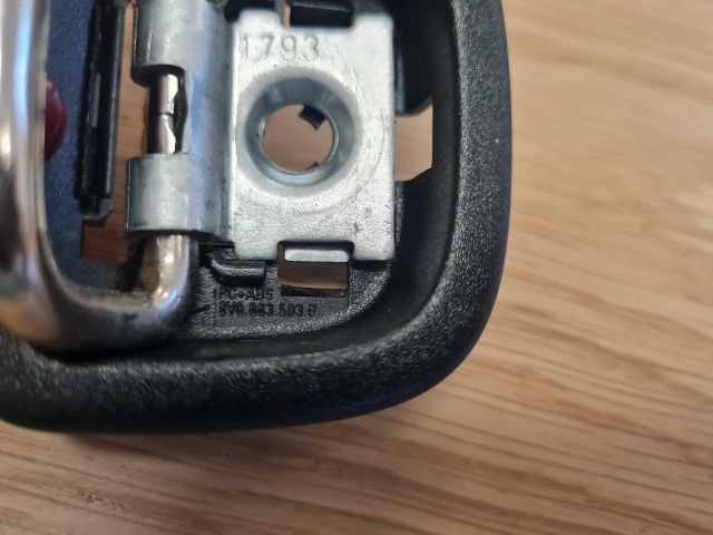 bontott VW GOLF VII Csomagrögzítő