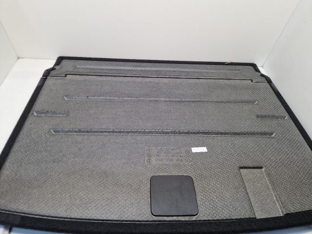 bontott VW GOLF VII Csomagtér Kárpit