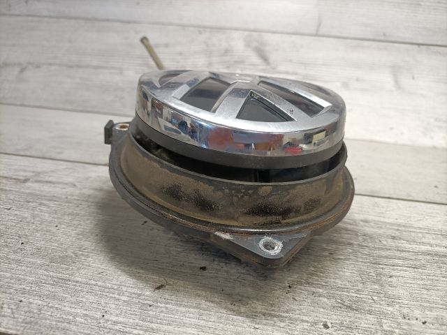 bontott VW GOLF VII Csomagtér Nyitó Kar / Gomb