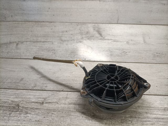 bontott VW GOLF VII Csomagtér Nyitó Kar / Gomb