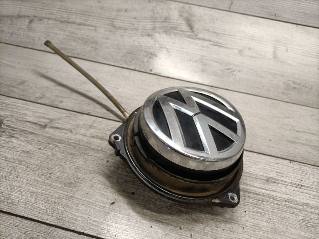 bontott VW GOLF VII Csomagtér Nyitó Kar / Gomb