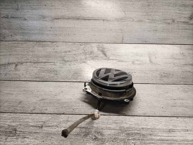 bontott VW GOLF VII Csomagtér Nyitó Kar / Gomb