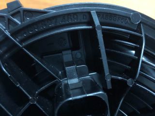 bontott VW GOLF VII Csomagtér Nyitó Kar / Gomb