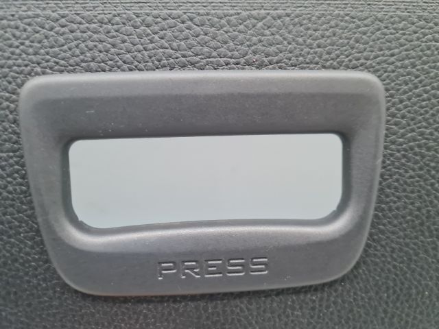 bontott VW GOLF VII Csomagtér Roló