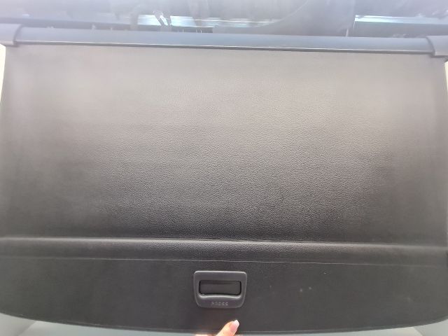 bontott VW GOLF VII Csomagtér Roló