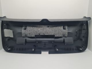 bontott VW GOLF VII Csomagtérajtó Burkolat Alsó