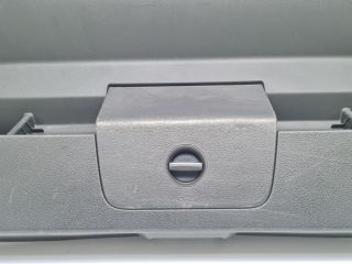 bontott VW GOLF VII Csomagtérajtó Burkolat Alsó