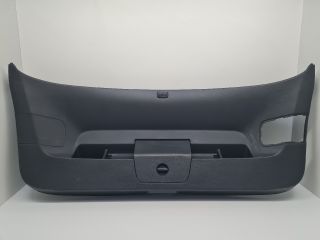 bontott VW GOLF VII Csomagtérajtó Burkolat Alsó